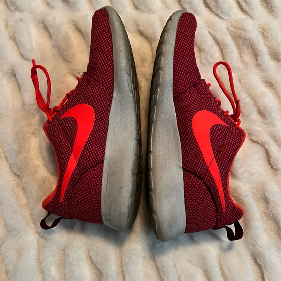 Nike womens running shoe - Picture 3 of 3